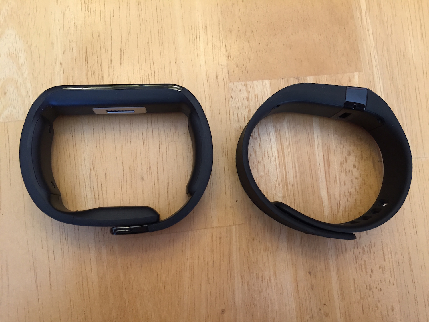 Grusom kompensere om Hands On: Microsoft Band vs Fitbit Charge