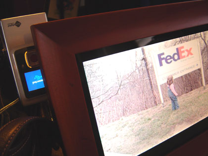 aluratek-frame-with-flip-video.jpg