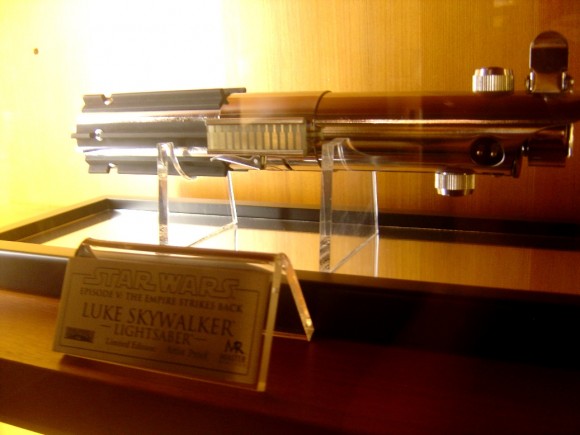 luke-skywalker-lightsaber