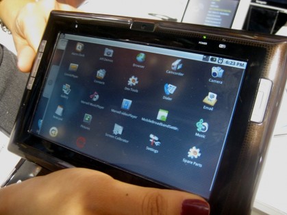 Sungale Cerberus G2 CES 2010 widget Android multi-touch touch screen