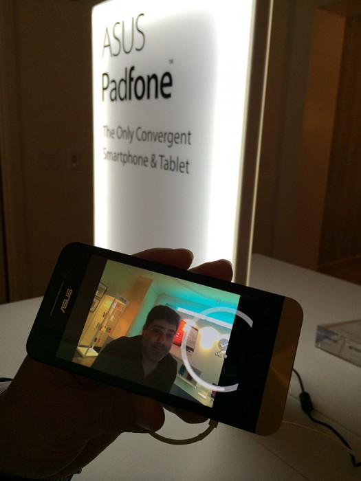 padfone-selfie