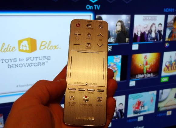 SmartHub-Photo2-Remote