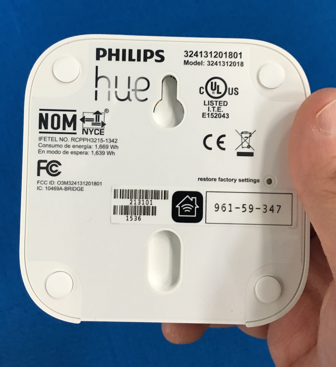 Hands On Philips Hue HomeKit Hub (literally)